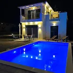 Maison Riviere Kalligoni